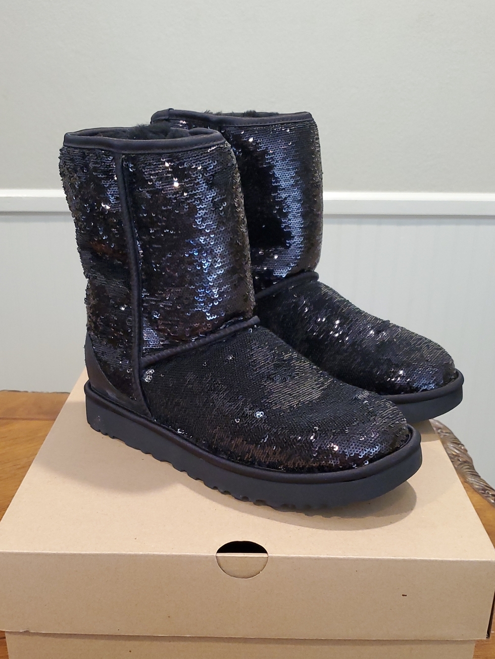 NEW Ugg Sequin Shearling Classic Short Boots